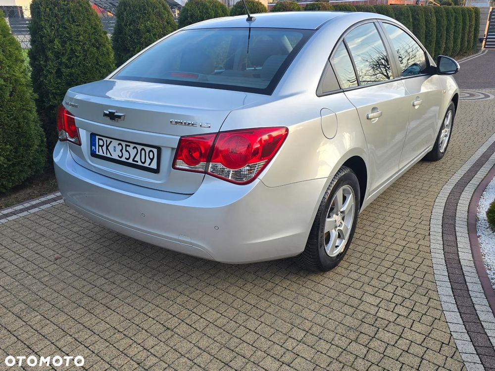 Chevrolet Cruze 1.6 LS - 5