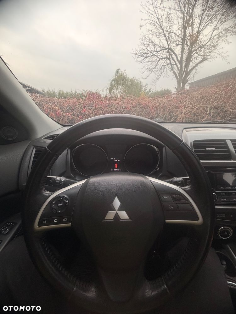 Mitsubishi ASX - 8
