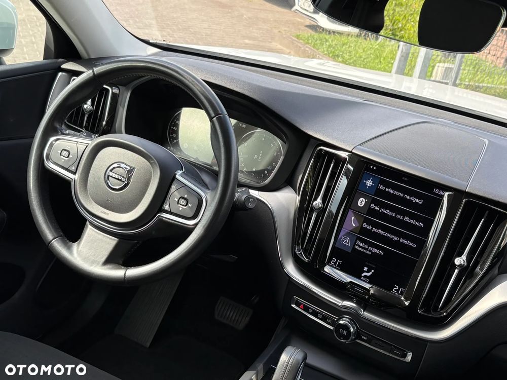 Volvo XC 60 B4 B Momentum - 14