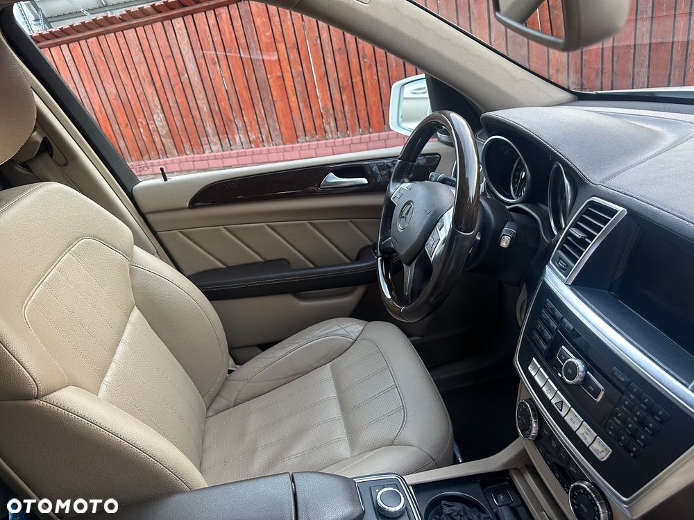 Mercedes-Benz GL 400 4Matic 7G-TRONIC - 9