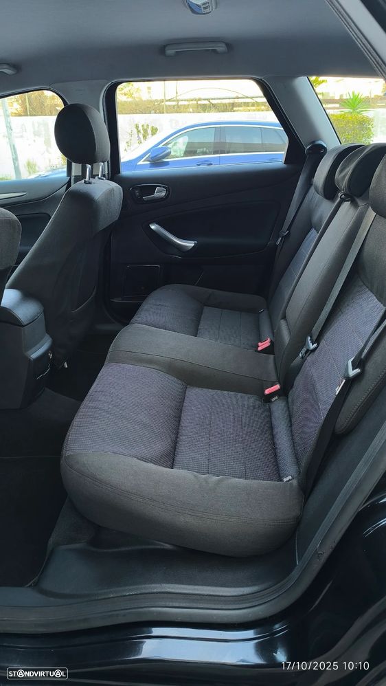 Ford Mondeo SW 1.8 TDCi Titanium - 34