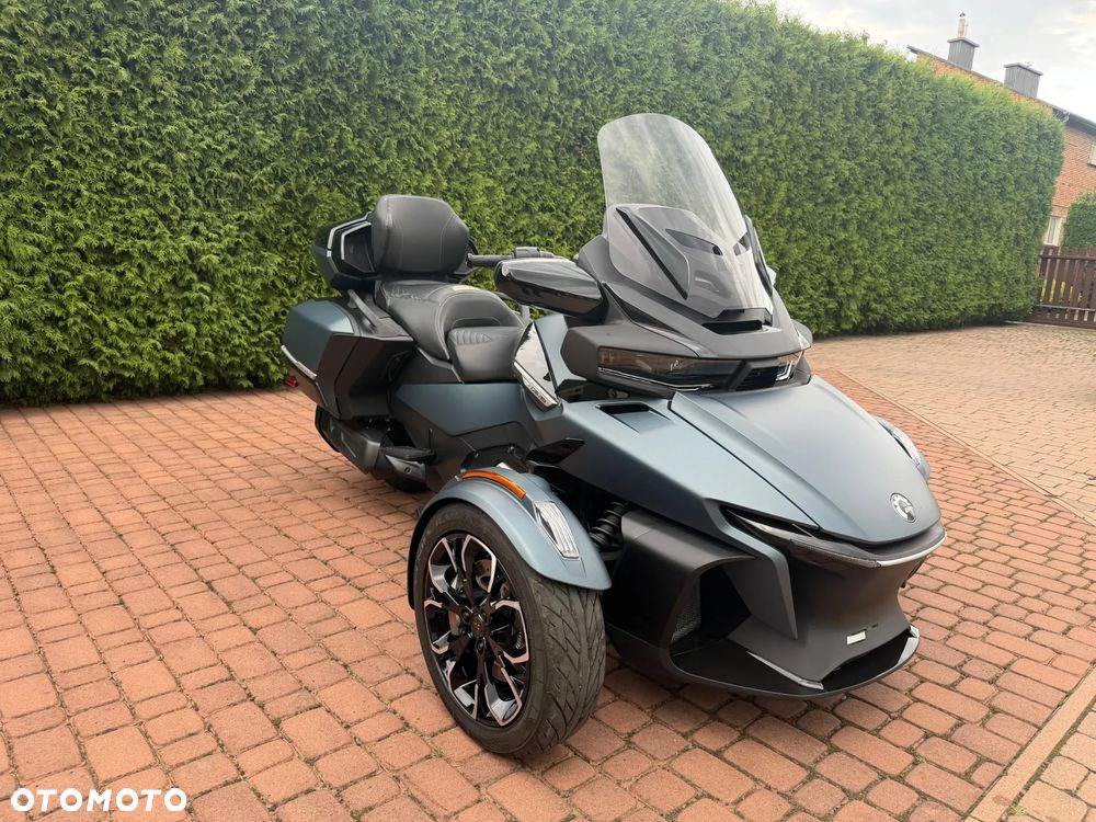 Can-Am Spyder - 1