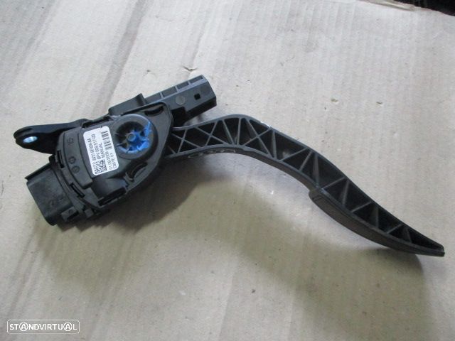 Pedal 8V219F836AA FORD FIESTA 2010 1.4TDCI FORD FIESTA 6 2009 1.4TDCI   0P  PRETO - 2