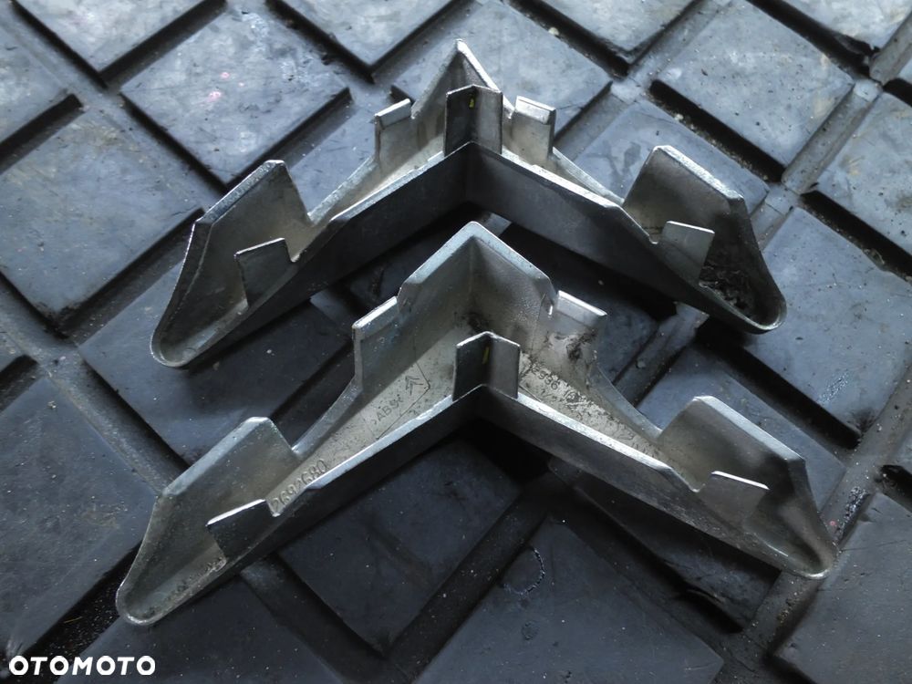 Znaczek Citroen C3 emblemat atrapy szewron szewrony chrom 02-05 9642692780 - 2