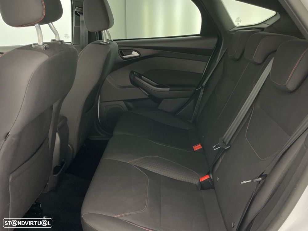 Ford Focus 1.0 EcoBoost ST-Line - 12