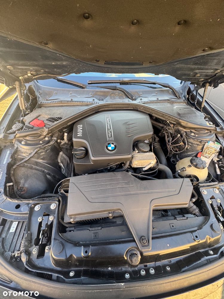 BMW Seria 3 320i - 15