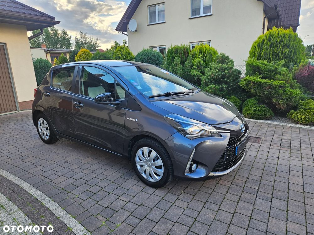 Toyota Yaris Hybrid 100 Active EU6 - 11
