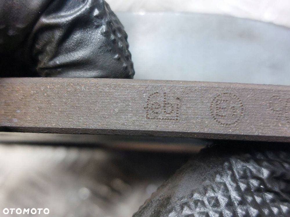 TARCZE HAMULCOWE TYŁ + KLOCKI AUDI A4 B6 - 8