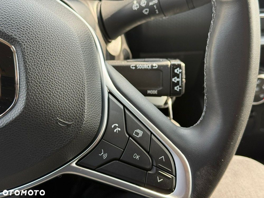 Renault Clio - 23