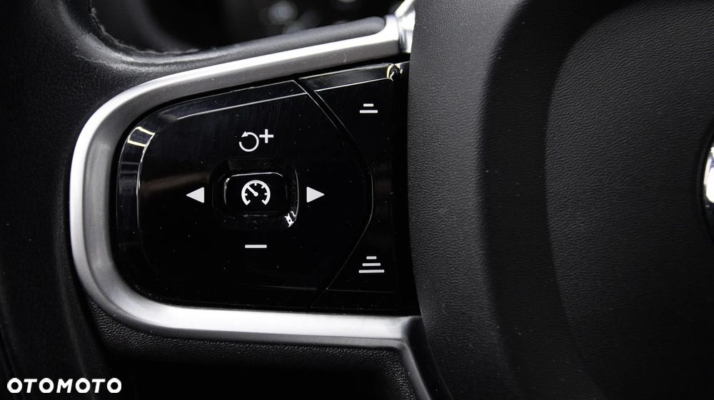 Volvo V60 B4 D Momentum Pro - 19