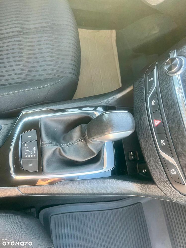 Peugeot 308 - 8