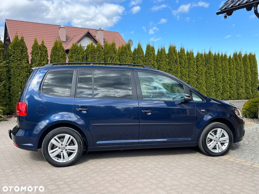 Volkswagen Touran - 10