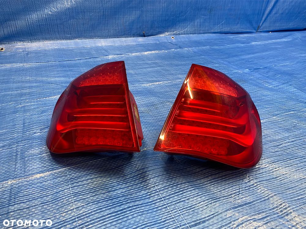 LAMPA TYŁ TYLNA W BŁOTNIK LEWA PRAWA  LEWY PRAWY BMW F01 F02 F04 7182197 7182198 EUROPA  ORYGINAŁ - 7