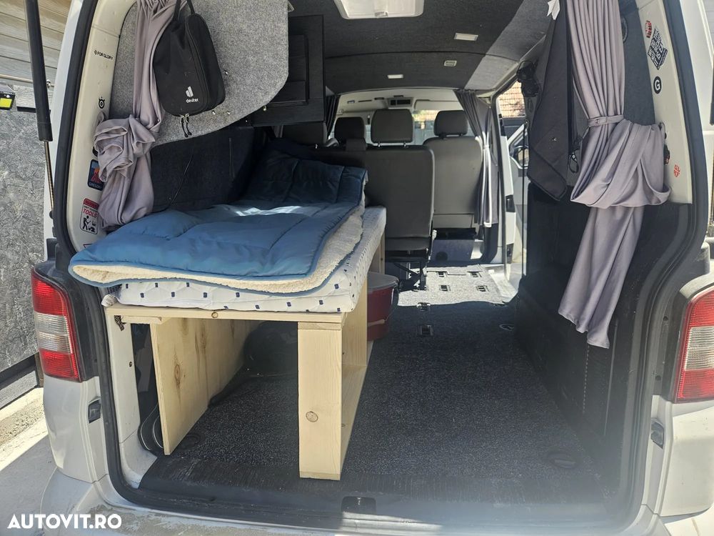 Volkswagen Caravelle - 12