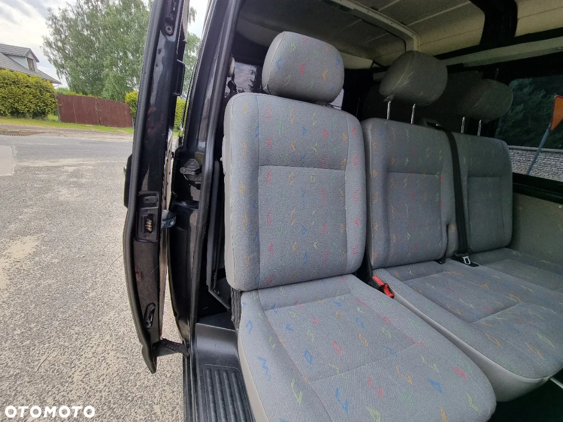 Volkswagen Transporter T5 TDI L1H1 Mixt - 21