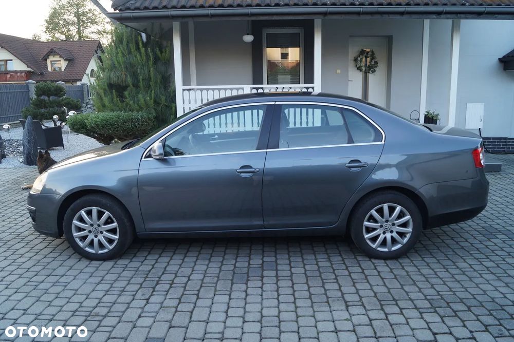 Volkswagen Jetta 2.0 TDI Comfortline - 13