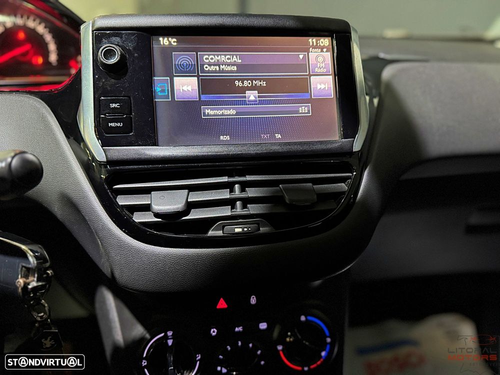 Peugeot 208 1.2 PureTech Style - 27