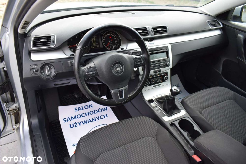 Volkswagen Passat - 16