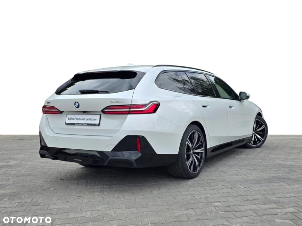 BMW Seria 5 540d xDrive mHEV M Sport - 6