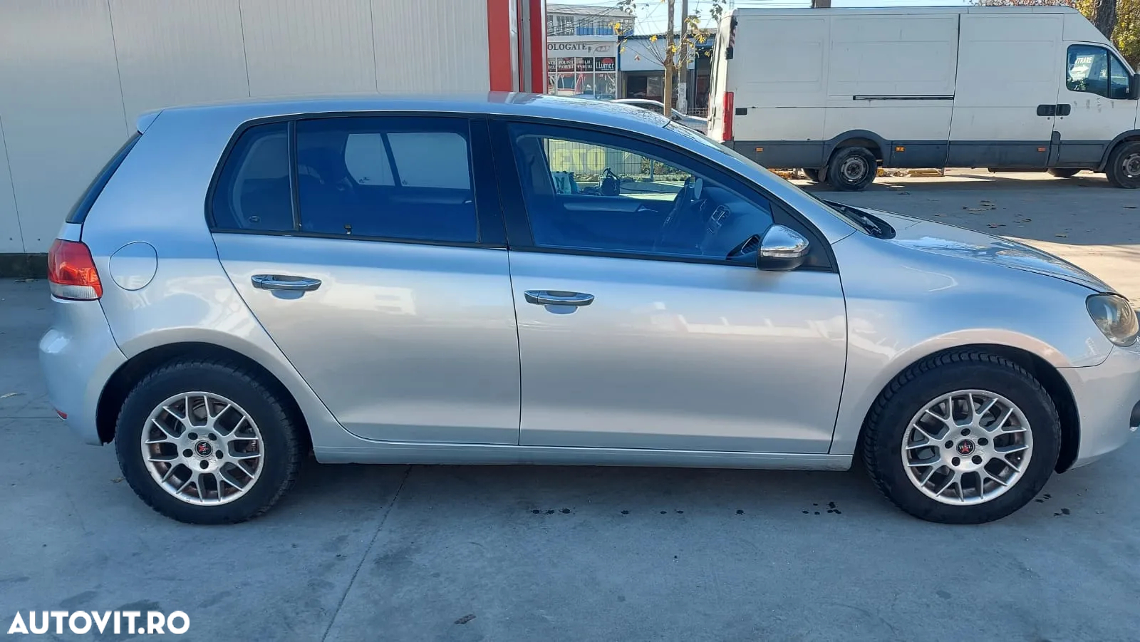 Volkswagen Golf - 2