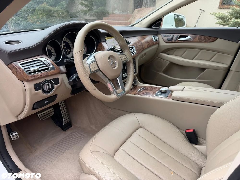 Mercedes-Benz CLS 350 CDI 4-Matic BlueEff - 35