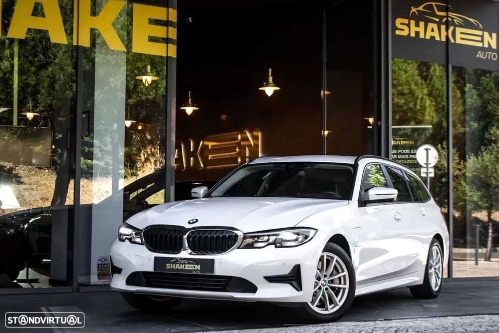 BMW 330 e Line Luxury Auto - 1