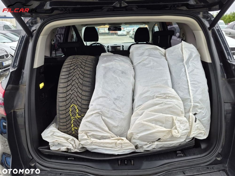 Ford S-Max - 23