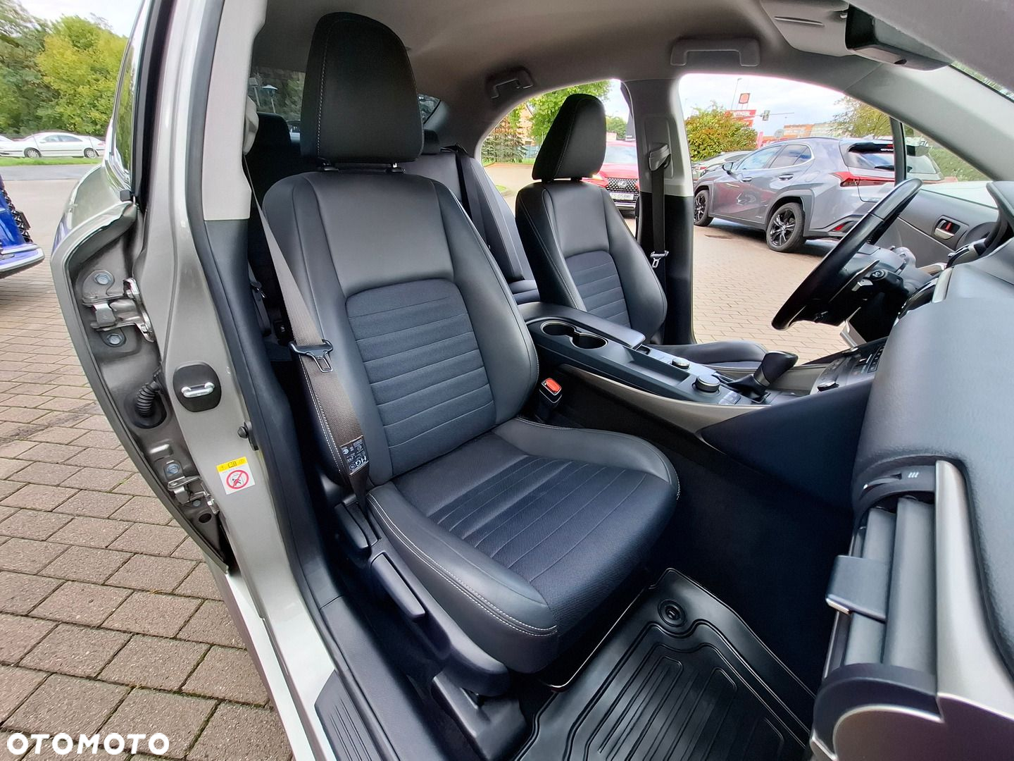 Lexus IS 200t Elegance - 16