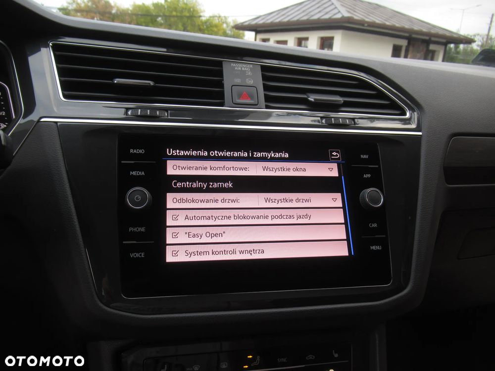Volkswagen Tiguan 2.0 TSI 4Mot Elegance DSG - 28