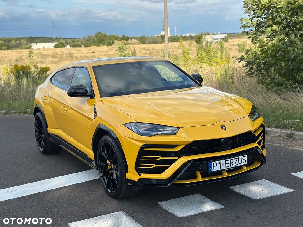 Lamborghini Urus Standard - 4