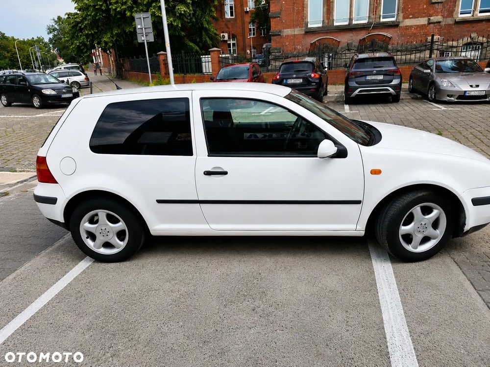 Volkswagen Golf - 4