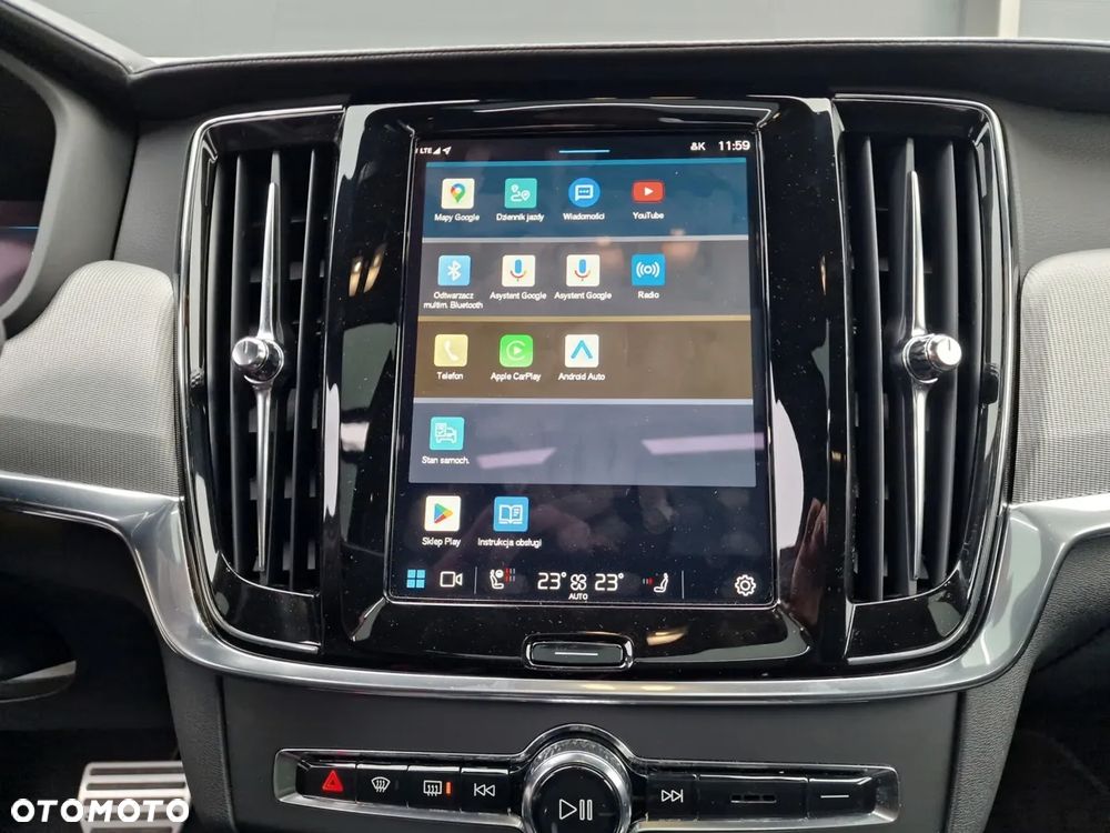 Volvo V90 T8 AWD Plug-In Hybrid R-Design - 27