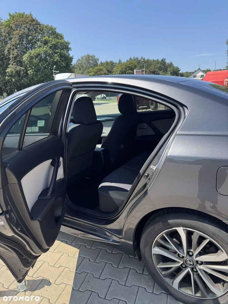 Toyota Avensis 2.0 D-4D Premium - 7