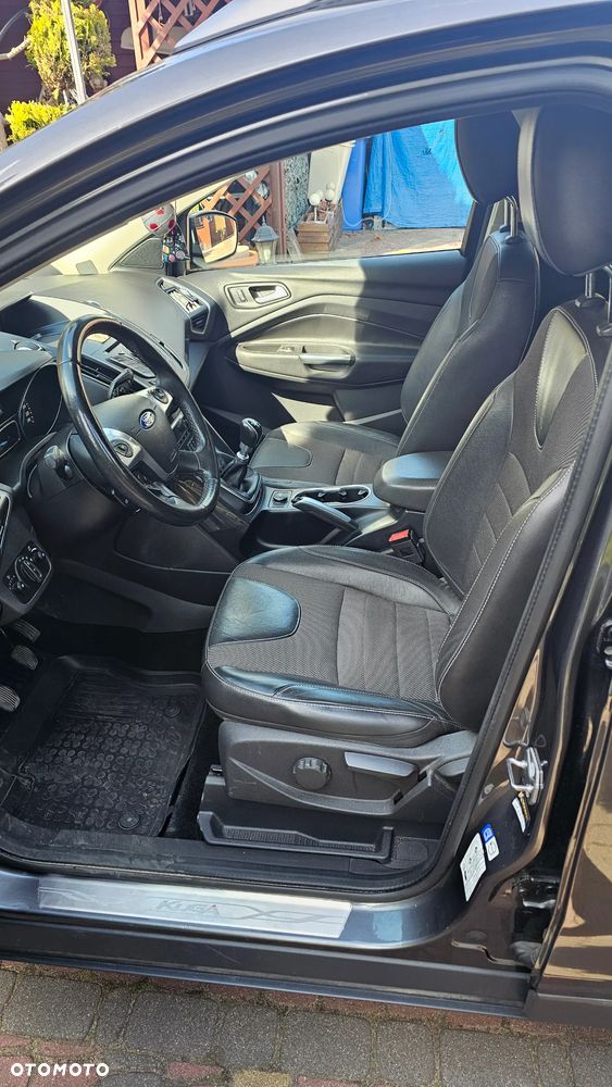 Ford Kuga 2.0 TDCi 2x4 Titanium - 8