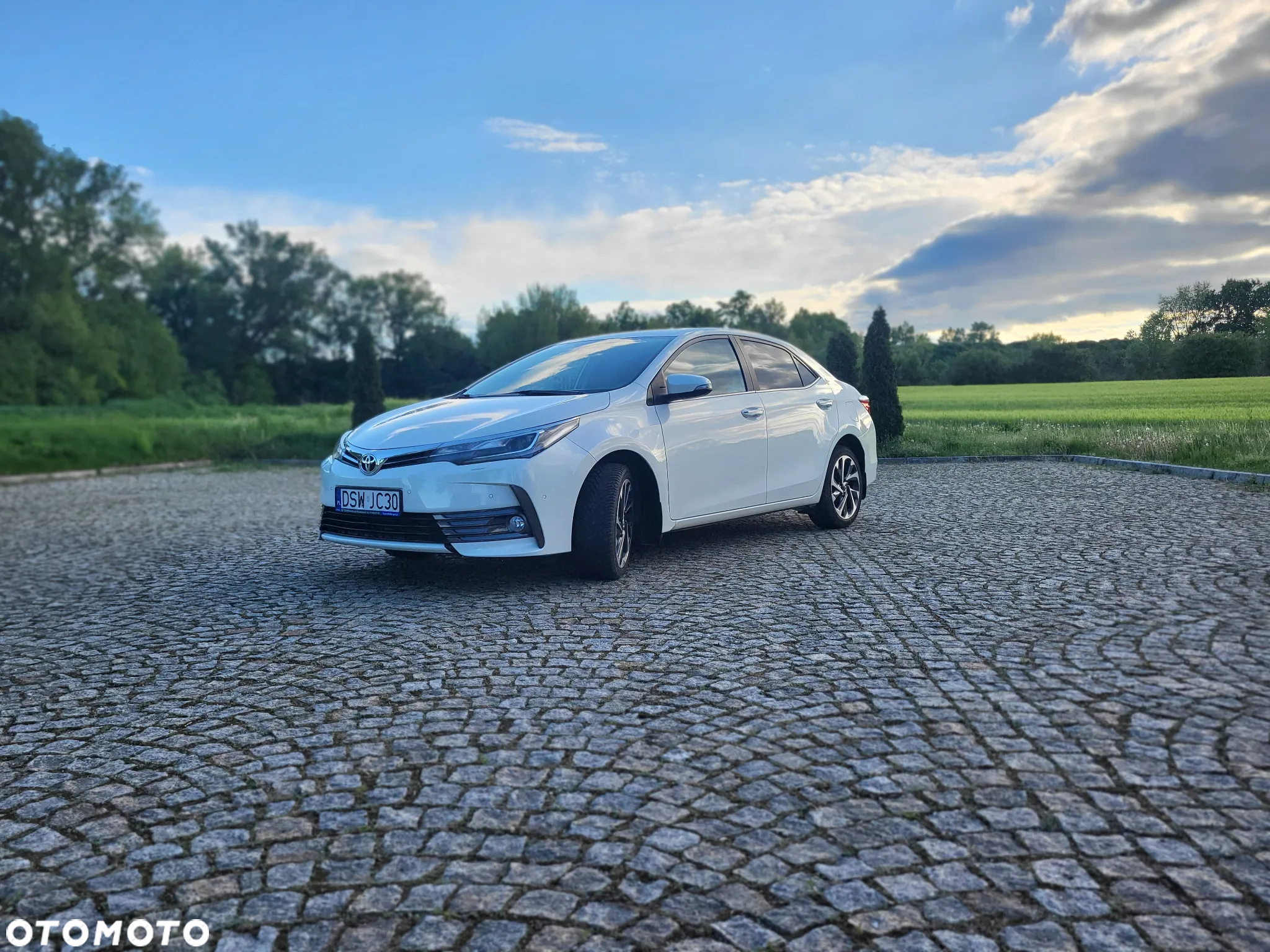Toyota Corolla 1.6 Prestige EU6 - 2