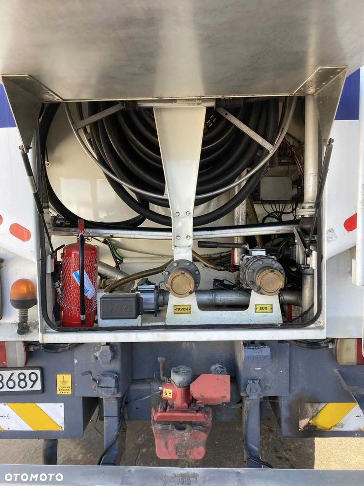 Scania R 124 GB6X2 - 16