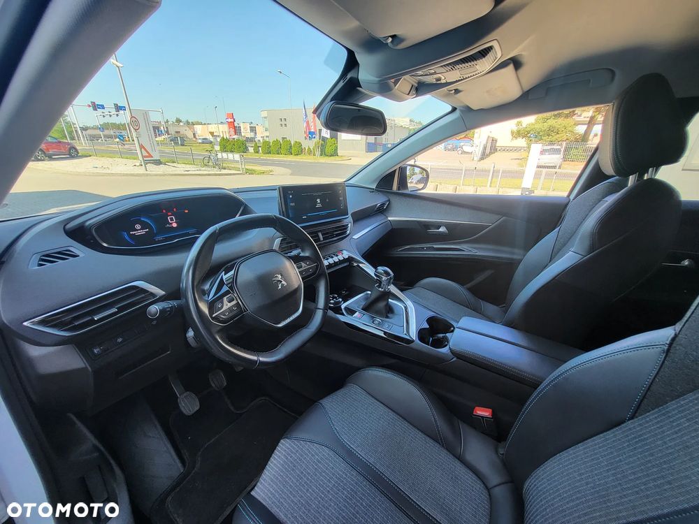 Peugeot 3008 1.5 BlueHDi Allure S&S - 24