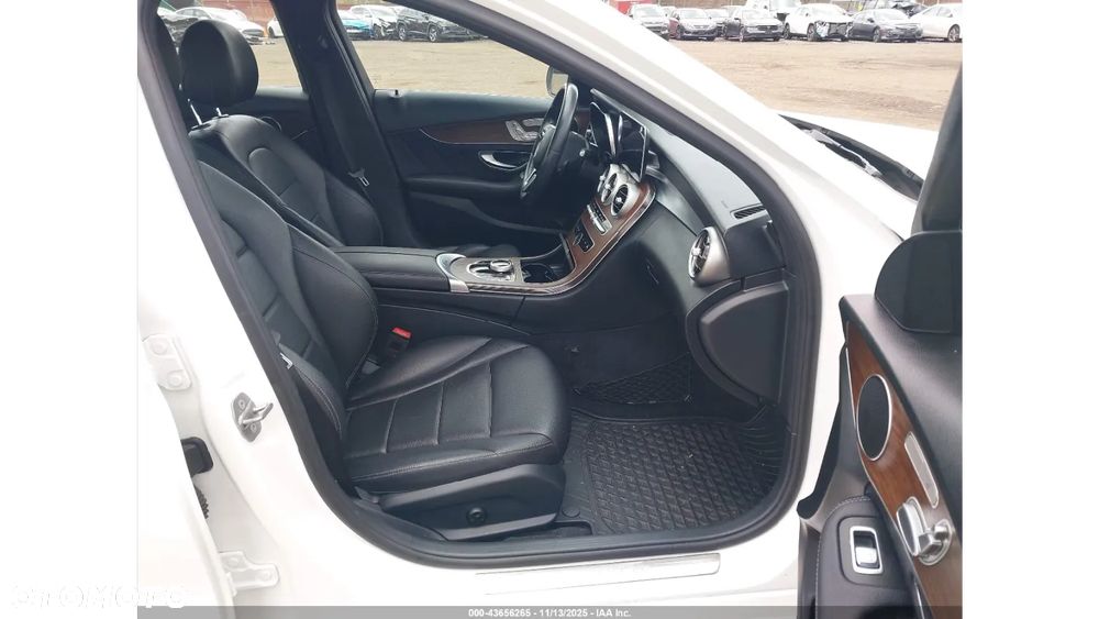 Mercedes-Benz Klasa C 300 4Matic 9G-TRONIC AMG Line - 9