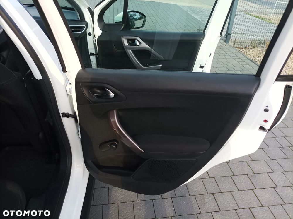 Peugeot 2008 PureTech 82 Urban Move - 22