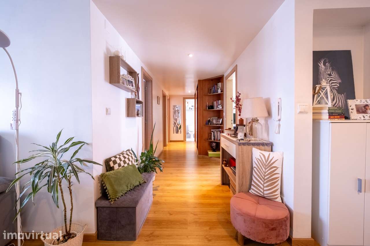 Apartamento T3 Remodelado em Avenida Fernão Jorge, Ponta Delgada - Grande imagem: 2/14