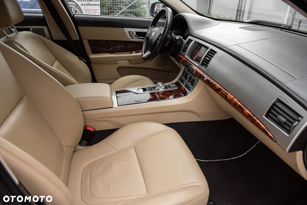 Jaguar XF - 31