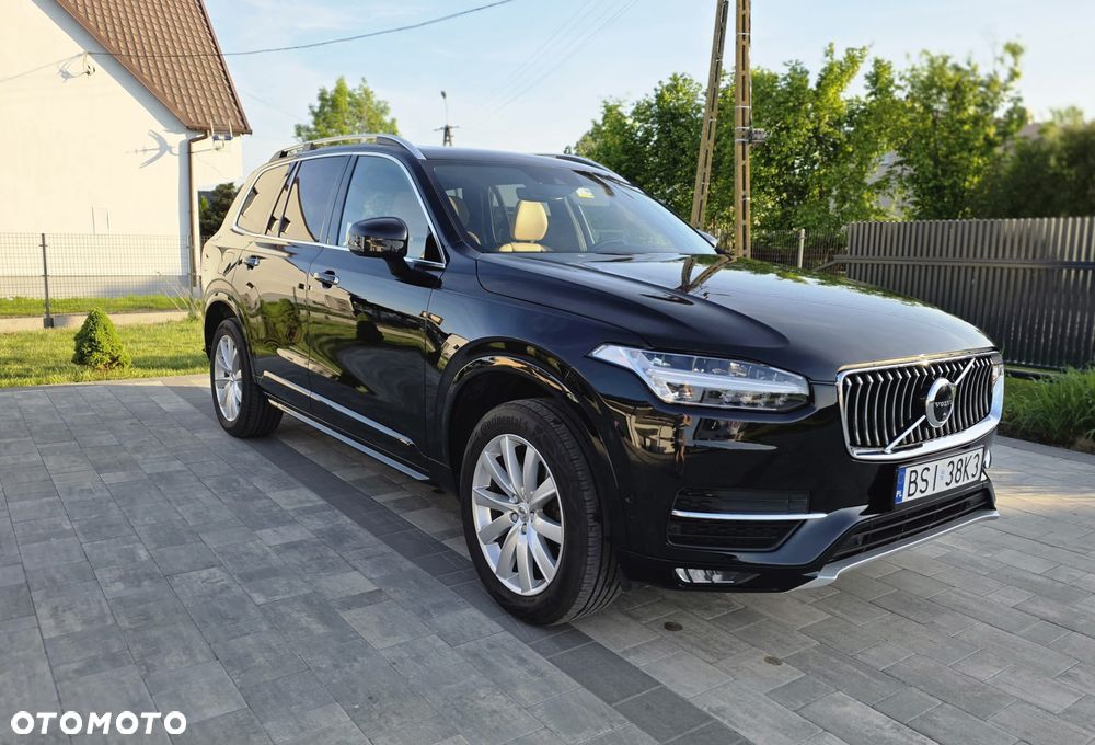 Volvo XC 90 - 9