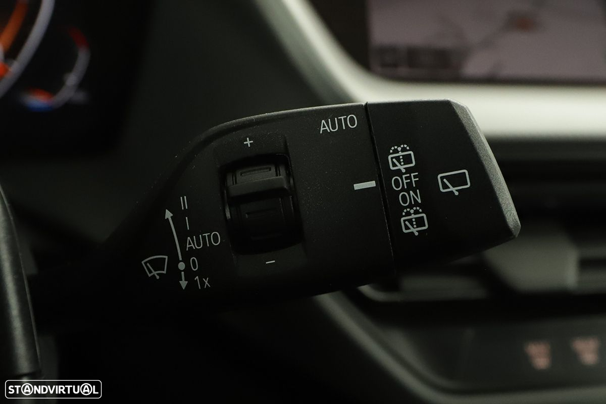 BMW 116 d Pack Desportivo M Auto - 22