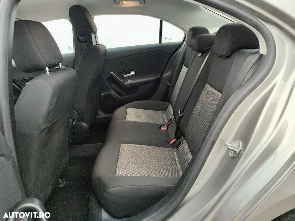 Mercedes-Benz A 180 d 7G-DCT - 9