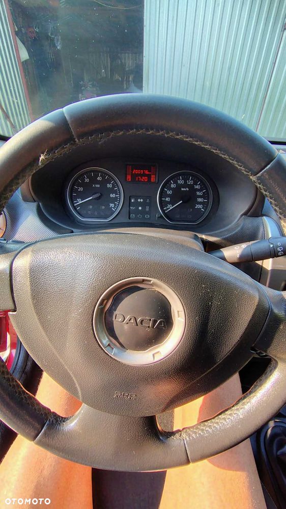 Dacia Sandero - 8