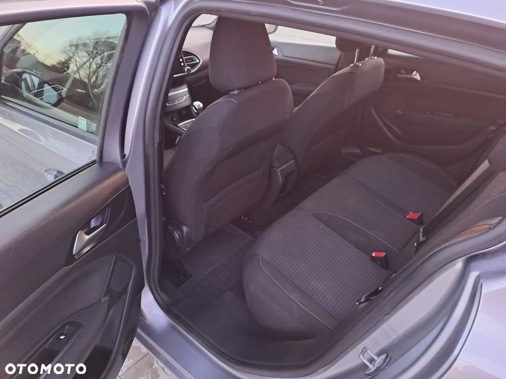 Peugeot 308 1.2 PureTech GPF Allure S&S - 16