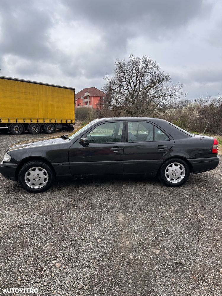 Mercedes-Benz C - 10