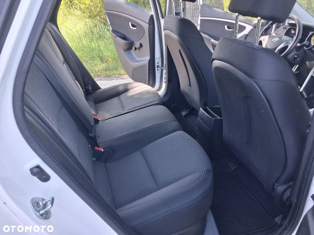 Hyundai i30 blue 1.6 CRDi Classic - 11