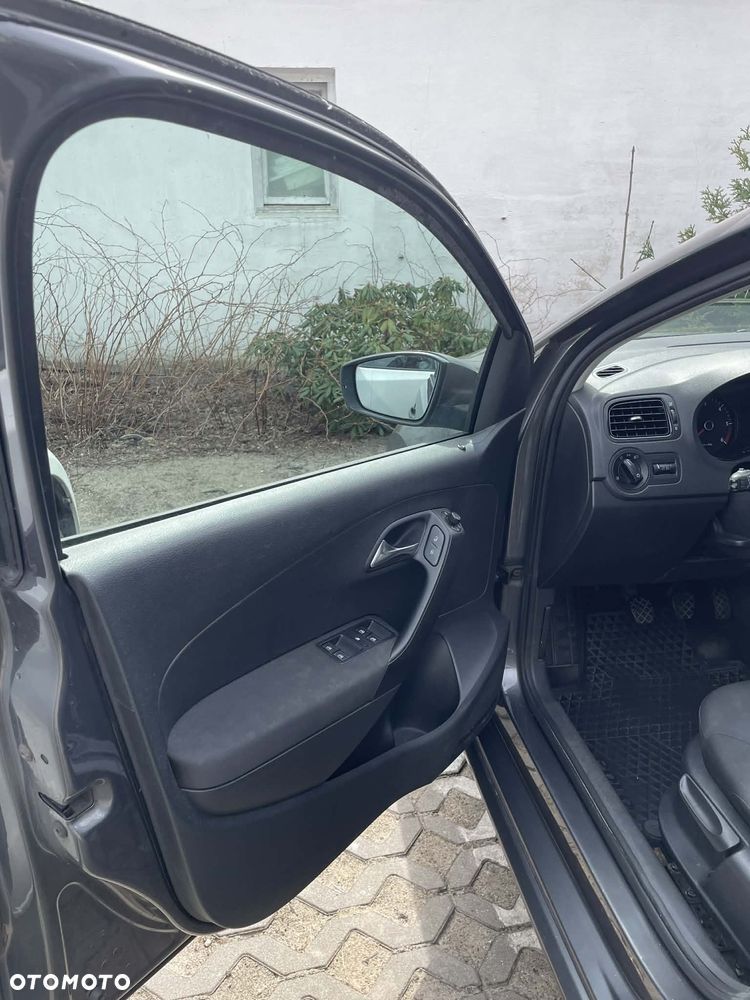 Volkswagen Polo - 13