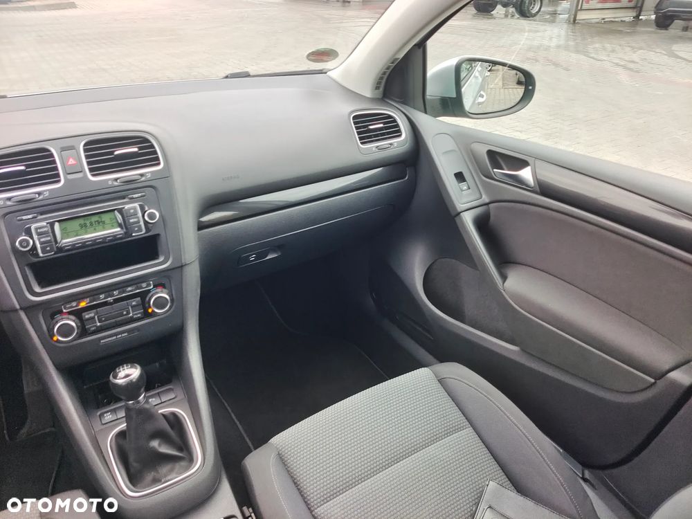 Volkswagen Golf - 28